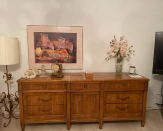 Thomasville Regent House triple dresser with fitted interior, 9 drawers