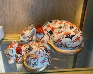 Vintage Japanese porcelain sleeping cat Imari Kutani and Japanese style Sleeping Cat (San Francisco)