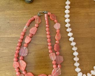 Pretty peach beaded necklace