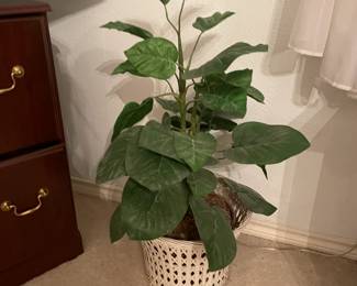 Artificial ficus tree