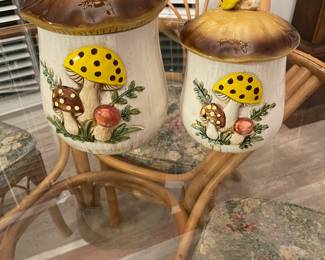 Mushroom canister set