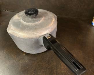 Wagner Ware Magnalite sauce pans, 2 qt 4682-M and 1 1/2 quart 4681 1/2 M