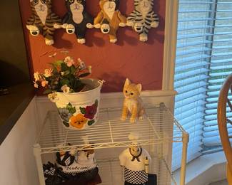 Kitty cat statues and dish towel holder