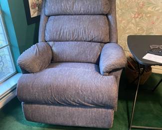 Lazy boy recliner (new piece)