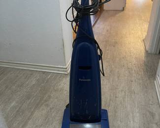 Upright Panasonic vacuum 