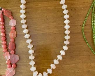 White stone orbs necklace with silver clasp 