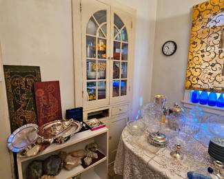 Nook with built-in cabinetry