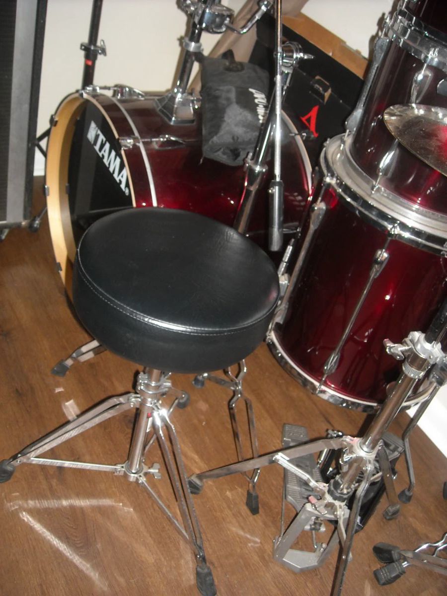 Fiery RED TAMA   Drum set