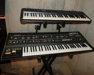 Roland Jupiter 6 keyboard, Oxygen 61 Keyboard have box for this one