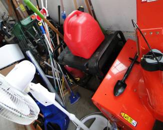 Ariens 12 1/2 HP Deluxe 28 Snowblower