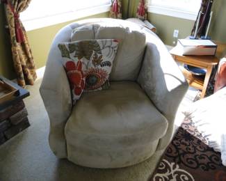 Jackson Furniture Barrel Chair