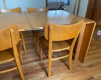 Karl Mathsson "Maria-Flap” dining table (1950) made of Baltic birch table and 4 chairs