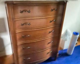 Serpentine gents dresser (Drake)
