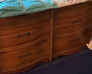 Serpentine ladies dresser (Drake)