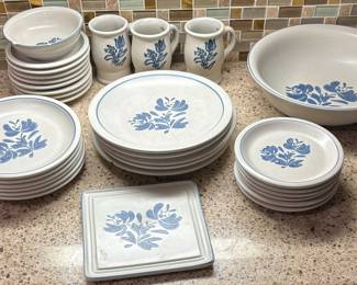 Vintage Pfaltzgraff Yorktowne Stoneware