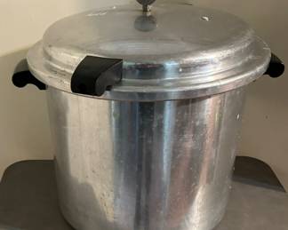 Canning pressure cooker x2