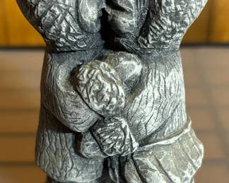 Alaska Kissing Eskimo Sculpture