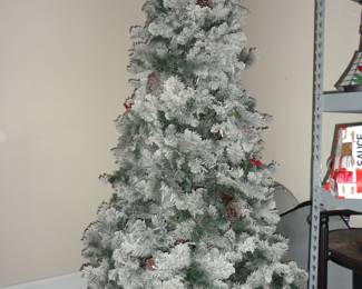 Beautiful Flocked 7' Tree 