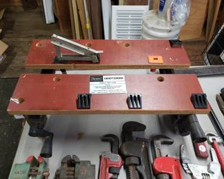 T59 - $40. Craftsman Table Top Vise. 