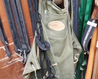 T39 - $15. Duluth Trading Co Apron Smock. 