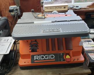 T8 - Ridgid EB44243 Oscillating Edge Belt / Spindle Sander - $150