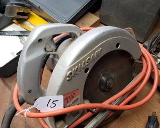 T26 - $15. Skilsaw 7 1/4" circular saw. 