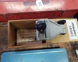 T66 - $8. Craftsman Chisel Sharpener 6669. 