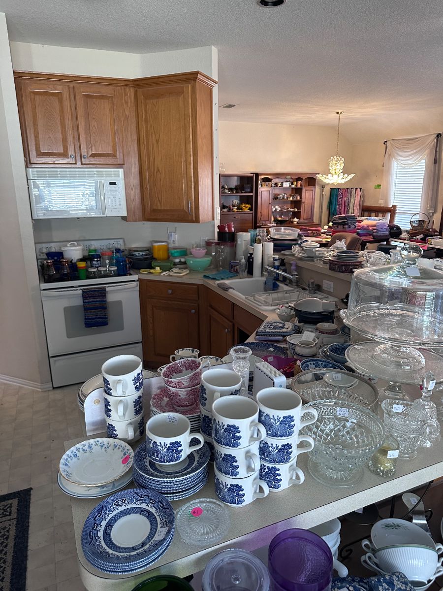 Estate Sale in Aledo starts on 12/15/2023