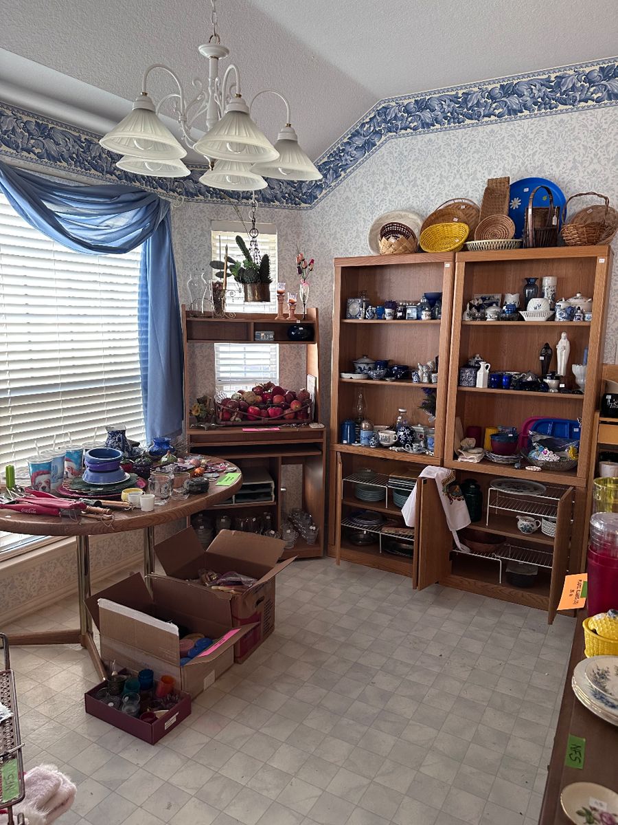 Estate Sale in Aledo starts on 12/15/2023