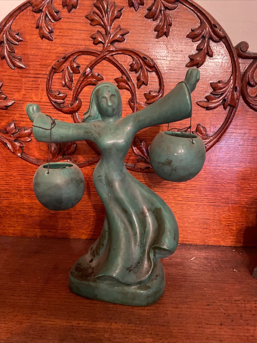 St. Anne’s Hill Grand Finale Estate Sale!! starts on 12/15/2023