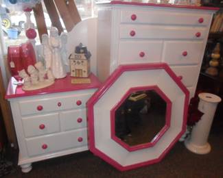 Pink & White Bedroom set with head board and foot board