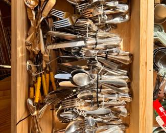 Breakfast Room | Silverplate and stainless cutlery.
