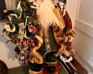 Christmas Decor | An inviting decorative Santa Claus.