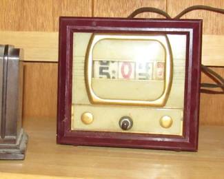 Awesome Art Deco Clocks