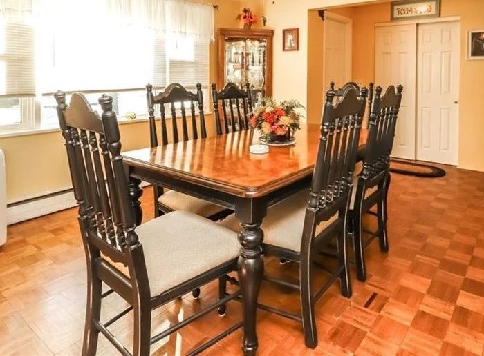 Broyhill Dining Set with Leaf