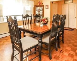 Broyhill Dining Set with Leaf