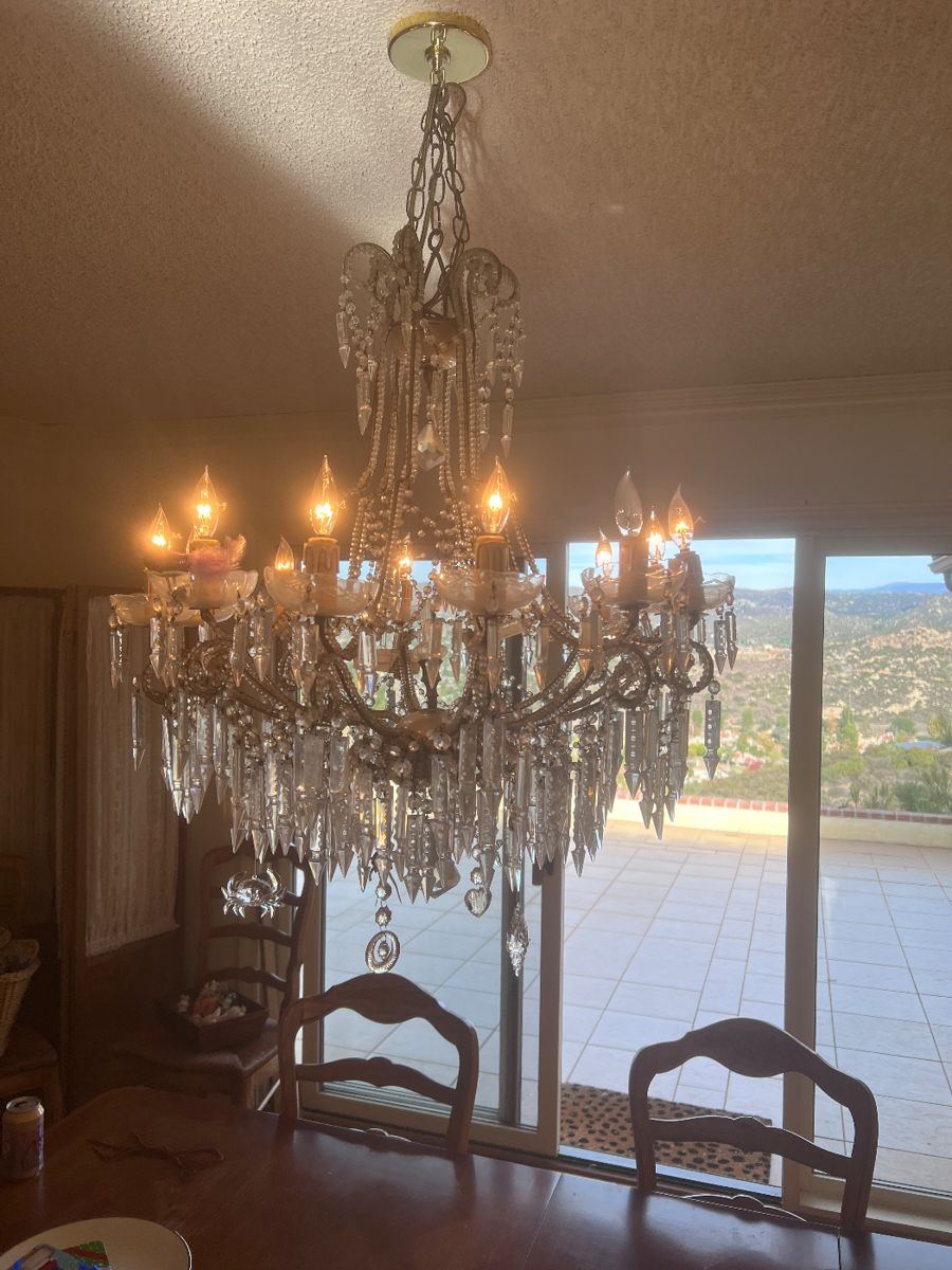 Ramona estate sale, Victoria Townsend (photos... starts on 12/15/2023