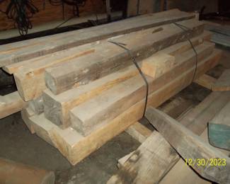 This is only 1 stack of wooden posts