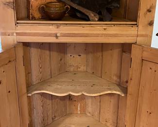 Pine corner cabinet with two lower doors and shelf 