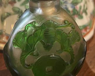 Green Peking Glass snuff bottle with turquoise 