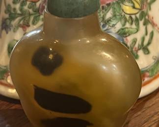 A RARE agate snuff bottles from the late 19th C