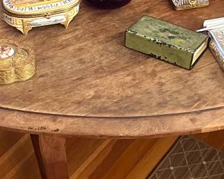 Fine old early 1800s French dining table