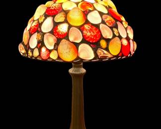 Vintage signed Richard Hoosin Natural Sea Shell Table Lamp Handcrafted