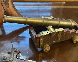 Antique canon model