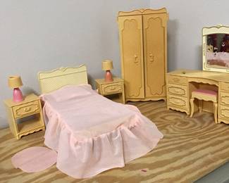 Vintage Barbie doll set complete, 75.00