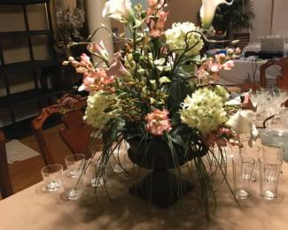 Gorgeous table, foyer arrangement 