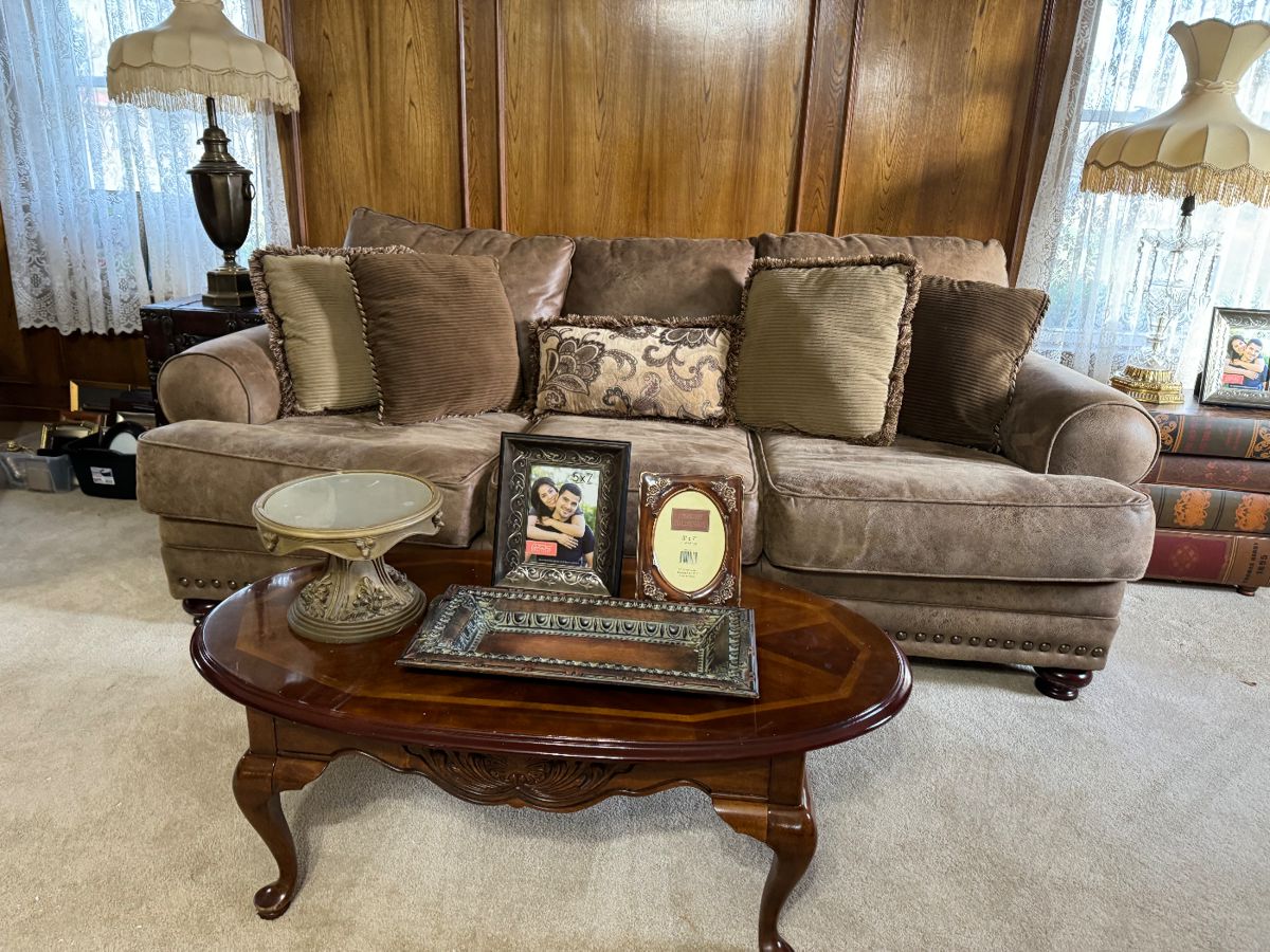 Retro Betties Estate Sale in Southlake, TX starts on 12/14/2023