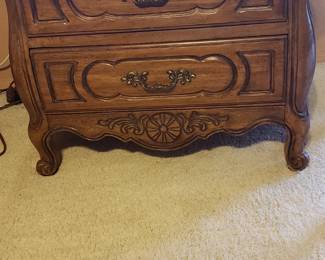 2 night stands. Heavy woos. Quality set.