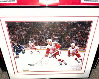 SIGNED RED WINGS PICTURE