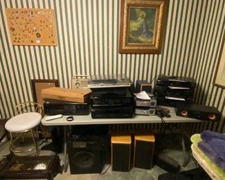 Lots of old Stereo Equpment